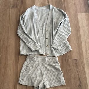 ALO Yoga Light Gray Ribbed Knitwear